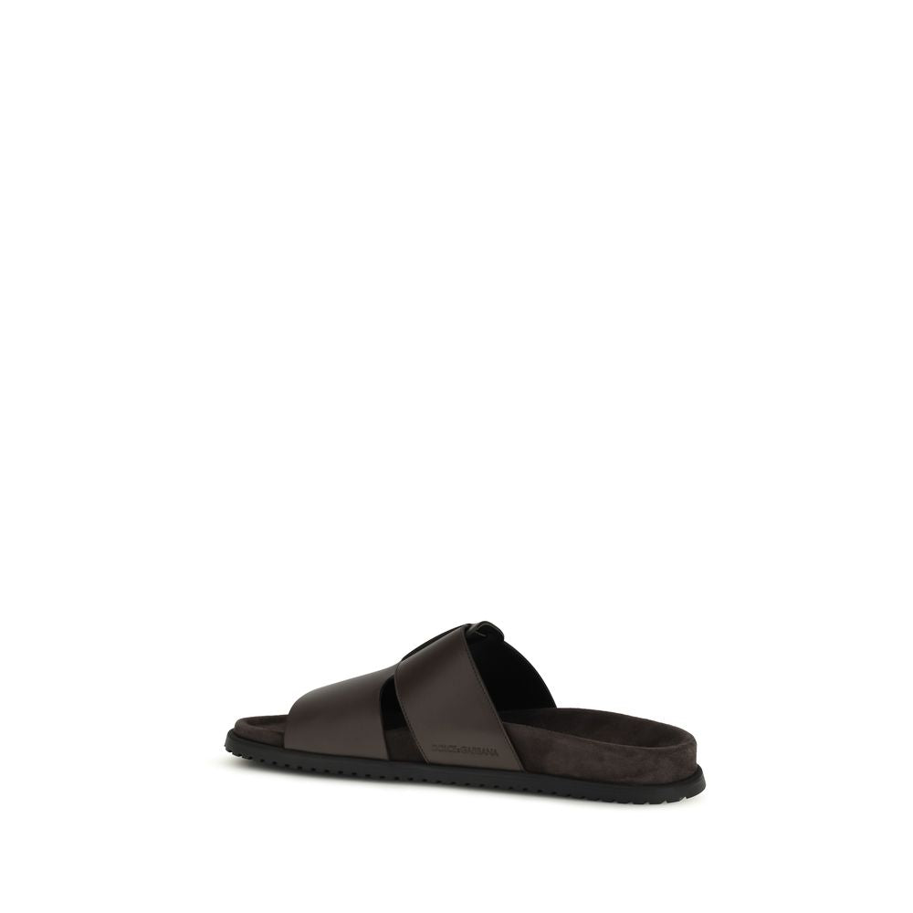 Dolce & Gabbana Braune Kalbsleder Bos Taurus Flache Sandalen