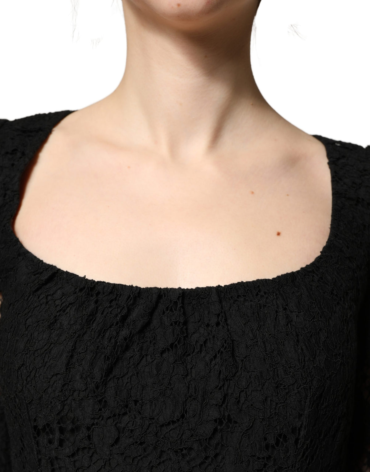 Dolce & Gabbana Schwarzes Maxikleid mit Spitzendetails und eckigem Ausschnitt