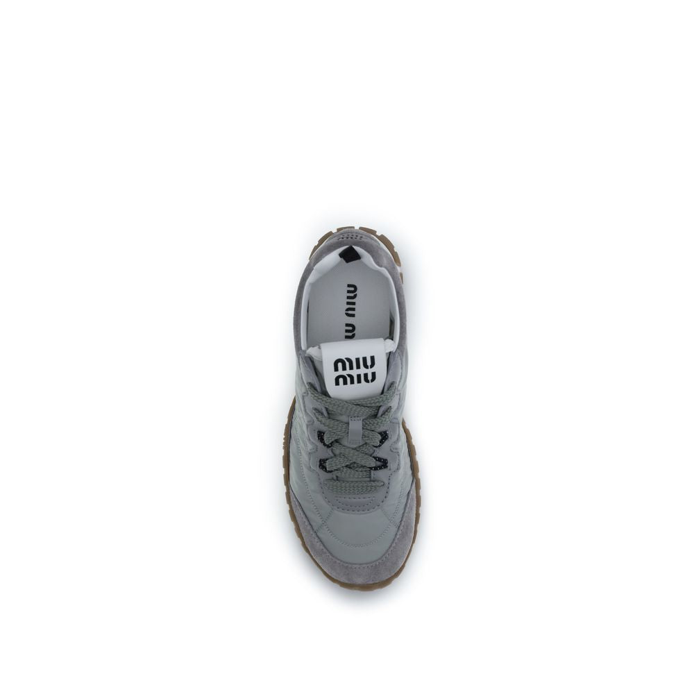 Miu Miu Graue Sportschuhe aus recyceltem Polyamid