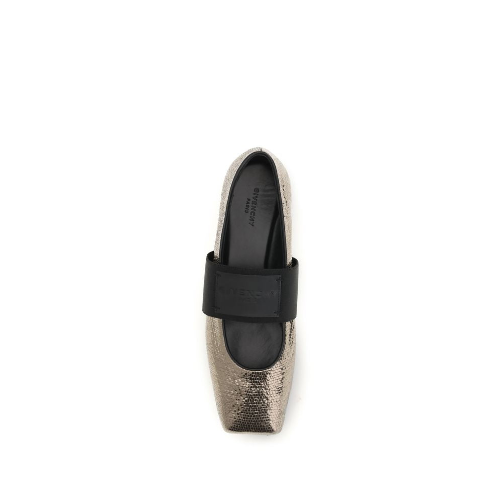 Givenchy Ballerinas aus goldenem Kalbsleder Bos Taurus