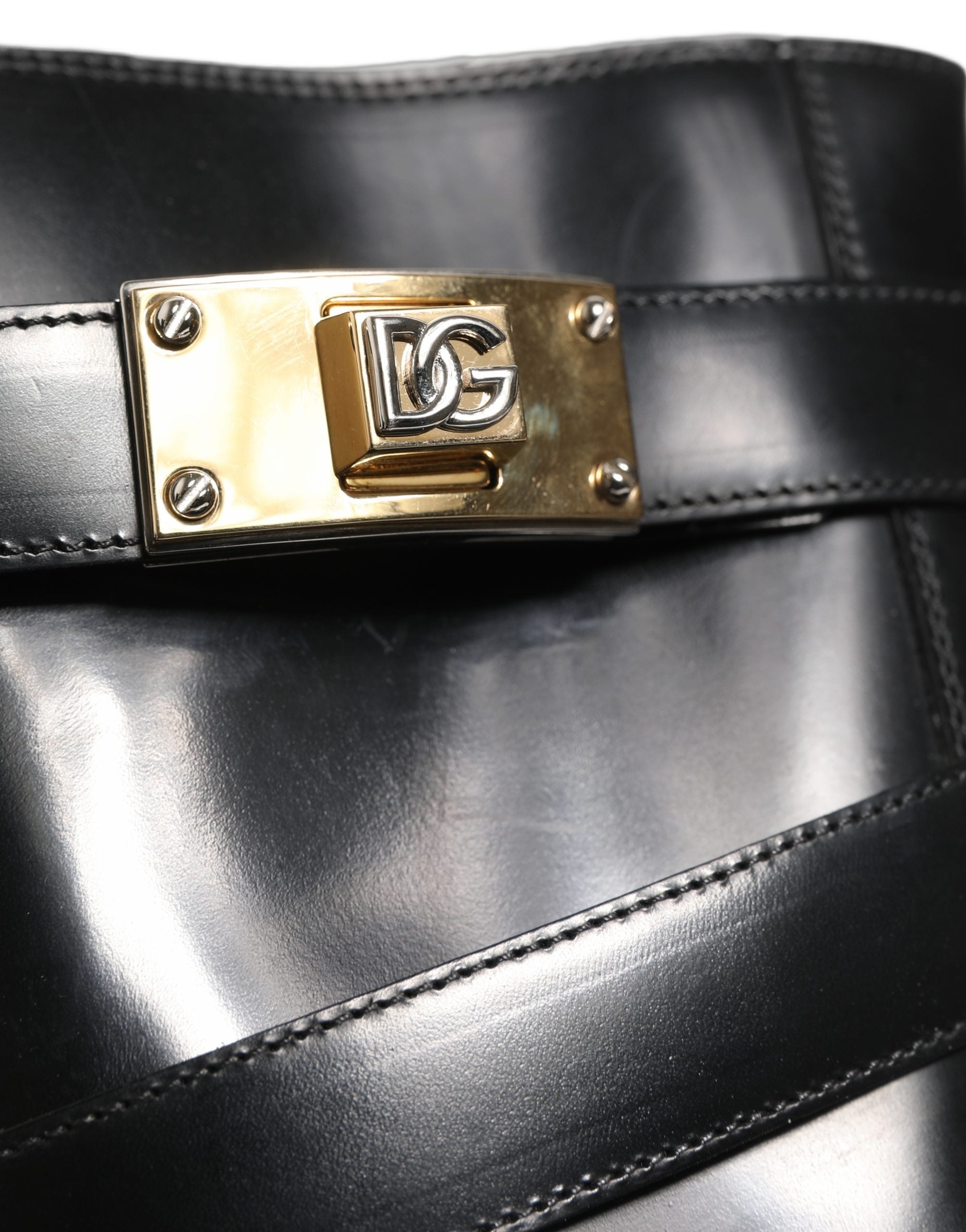 Dolce & Gabbana Schwarze Lederstiefel mit DG-Plakette, mittelhoher Schaft