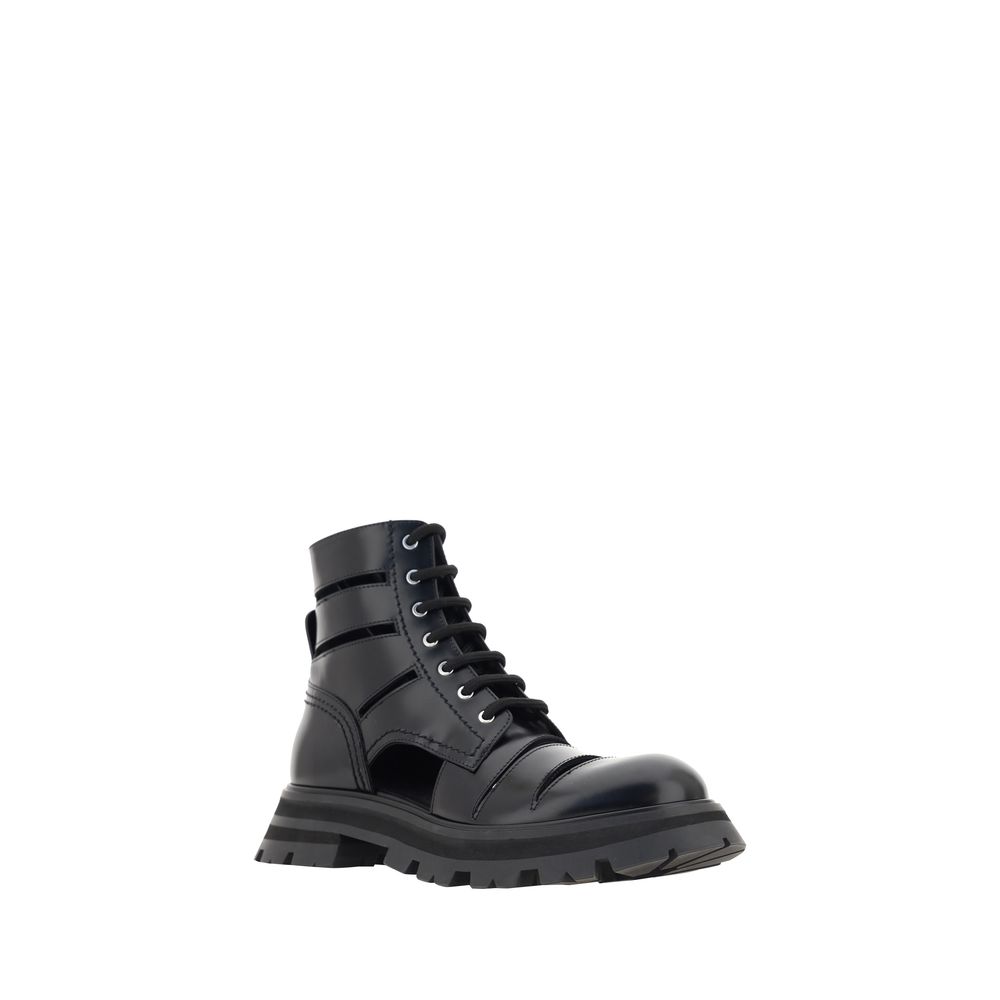 Alexander McQueen Schwarze Schnürstiefel aus Kalbsleder Bos Taurus