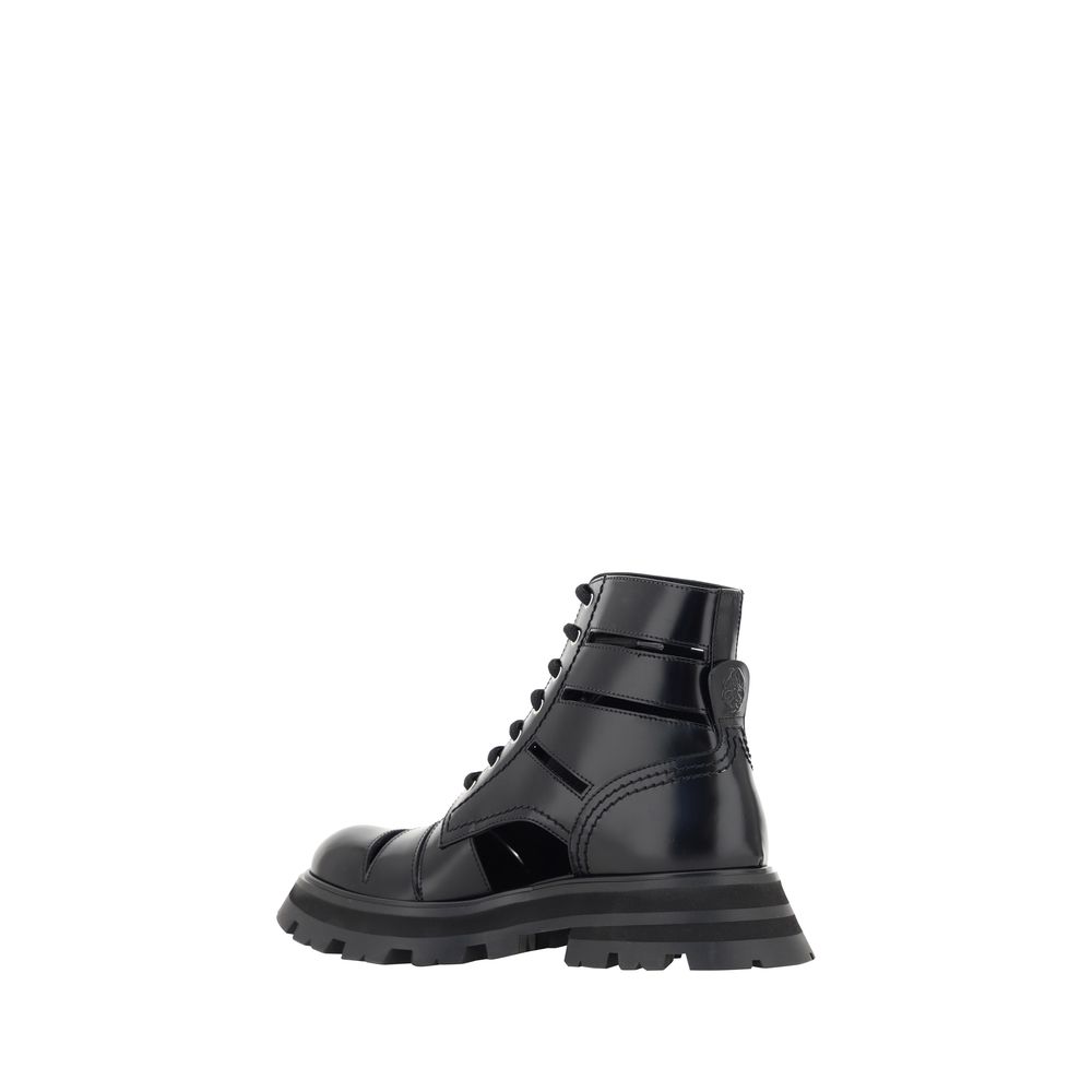 Alexander McQueen Schwarze Schnürstiefel aus Kalbsleder Bos Taurus