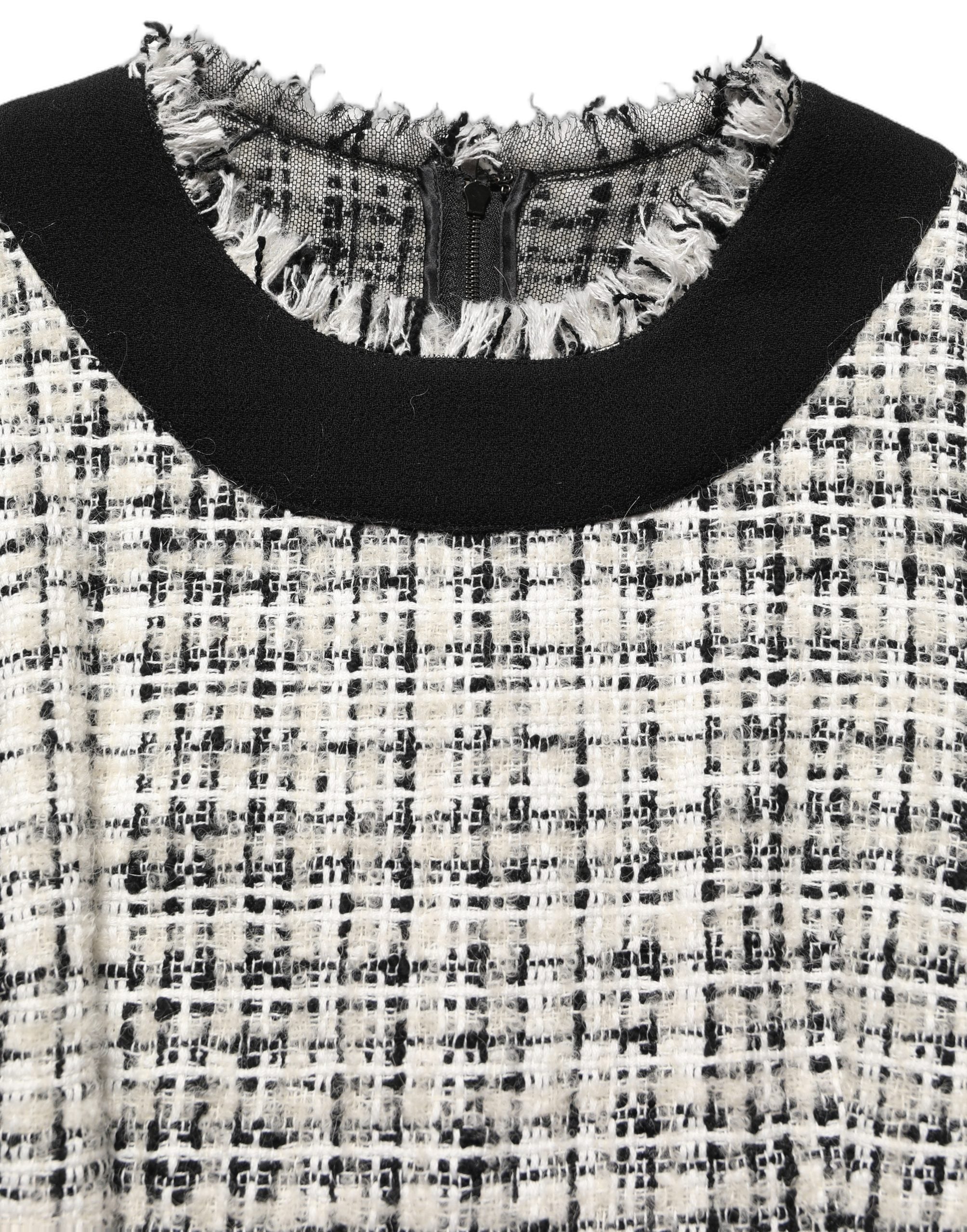 Dolce & Gabbana Midikleid aus mehrfarbigem Bouclé-Tweed mit Fransenbesatz