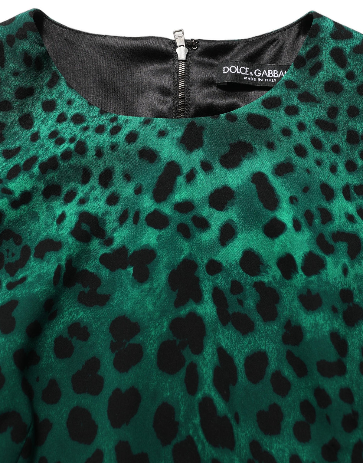 Dolce & Gabbana Knielanges Kleid mit grünem Leopardenmuster aus Seide
