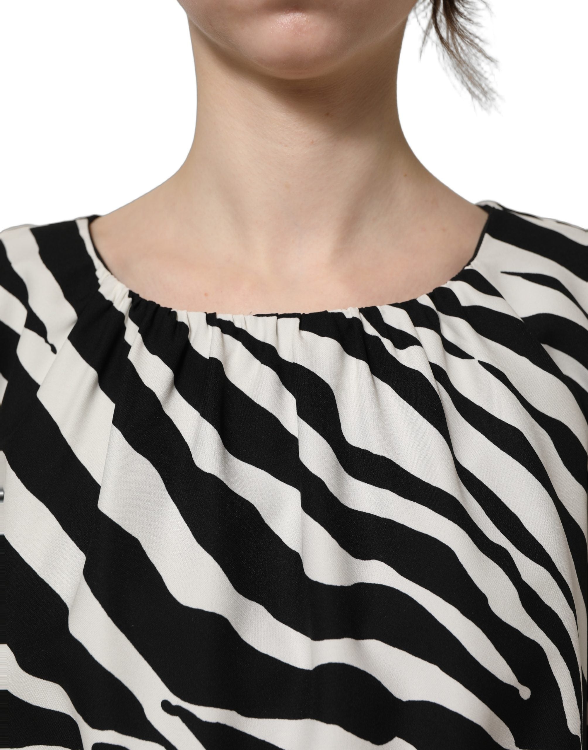 Dolce & Gabbana Mini-Kleid aus Seide mit Raffungen und Zebra-Print in Schwarz und Weiß