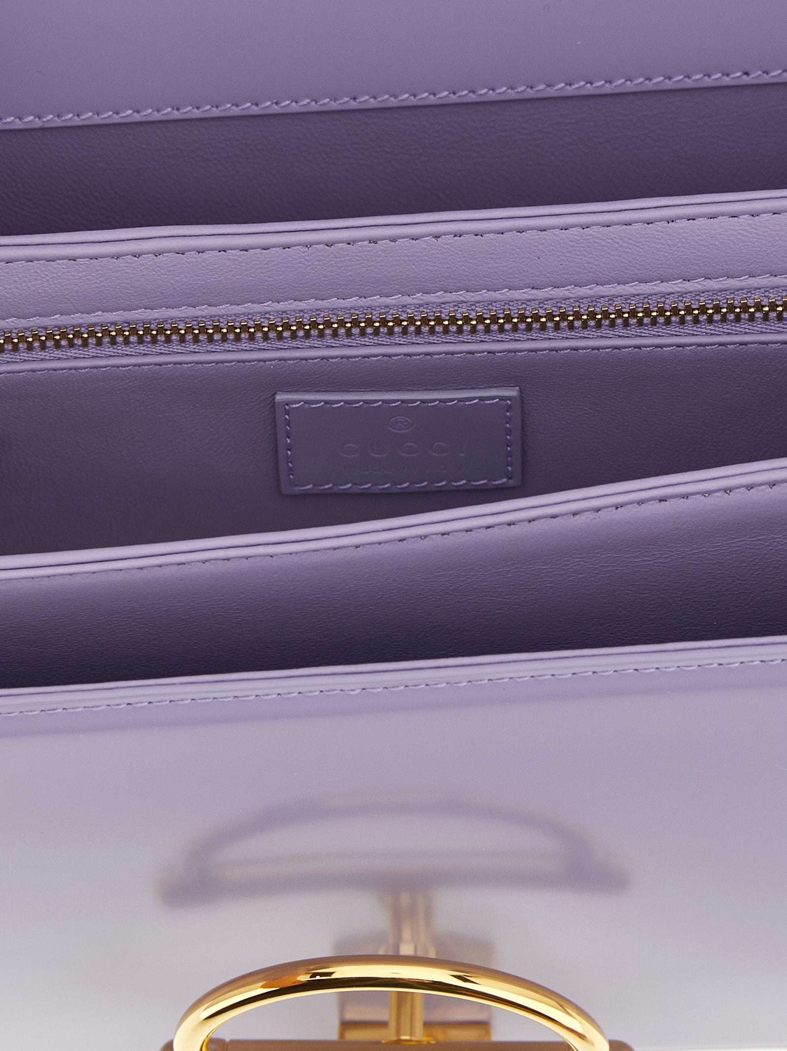 Gucci Schultertasche aus violettem Kalbsleder