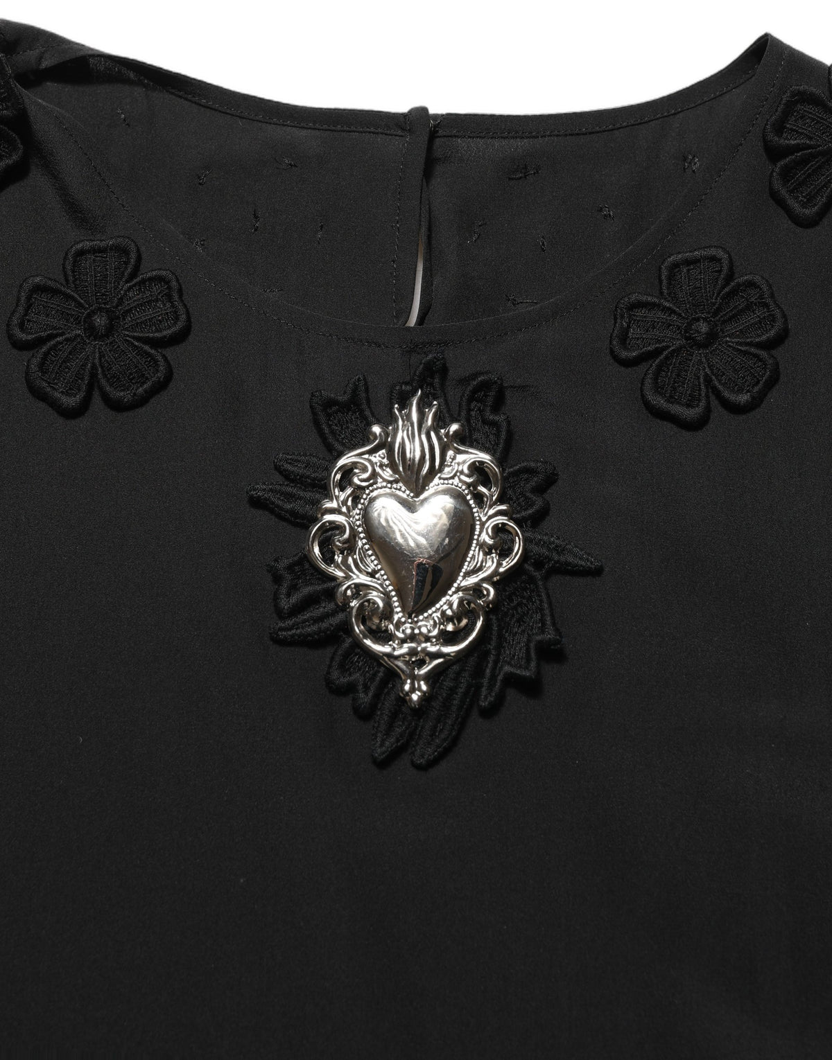 Dolce & Gabbana Schwarze Seidenbluse mit Herz-Applikation und Blumenmuster