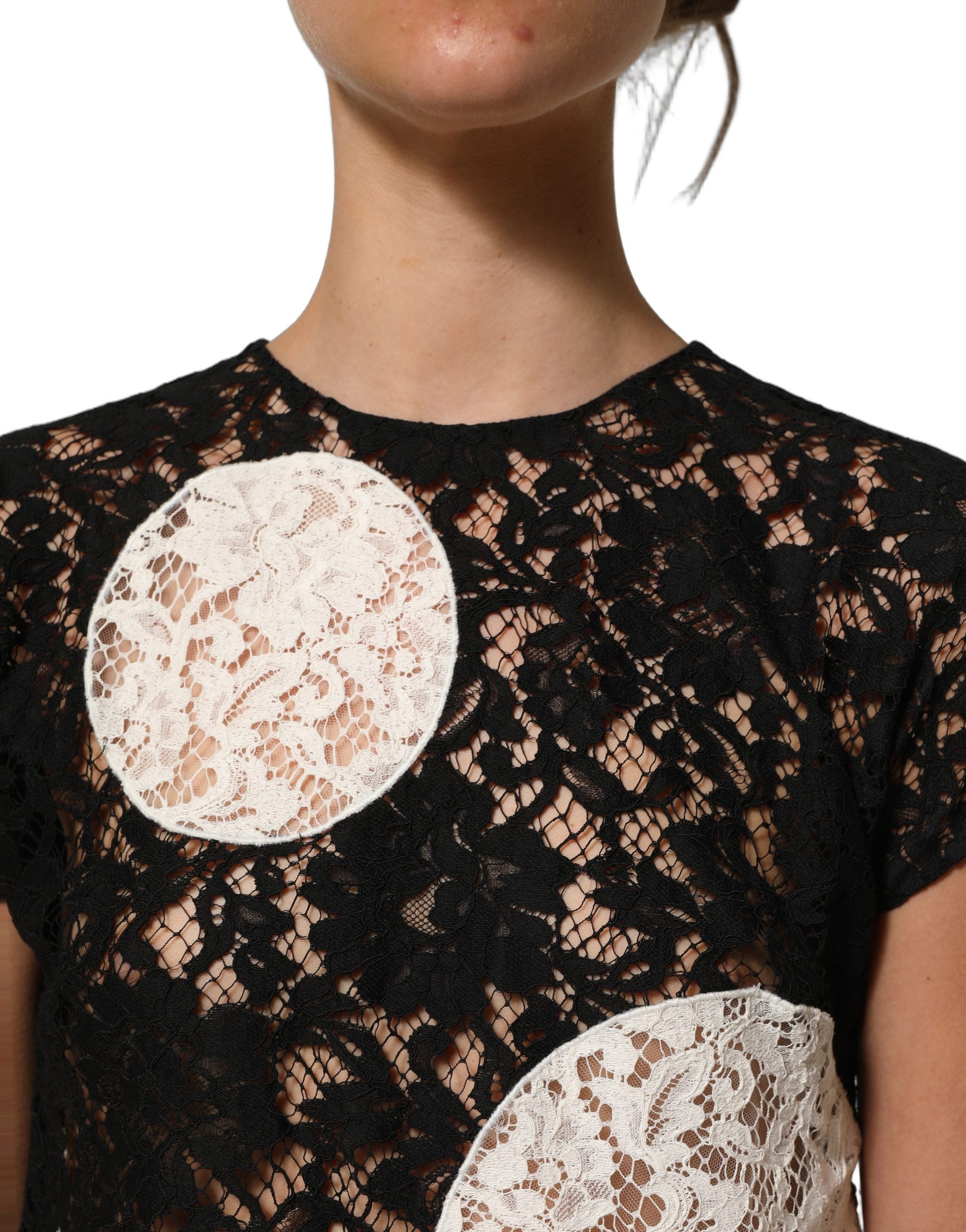 Dolce & Gabbana Kurzarmbluse mit schwarzer und weißer Blumen-Spitze