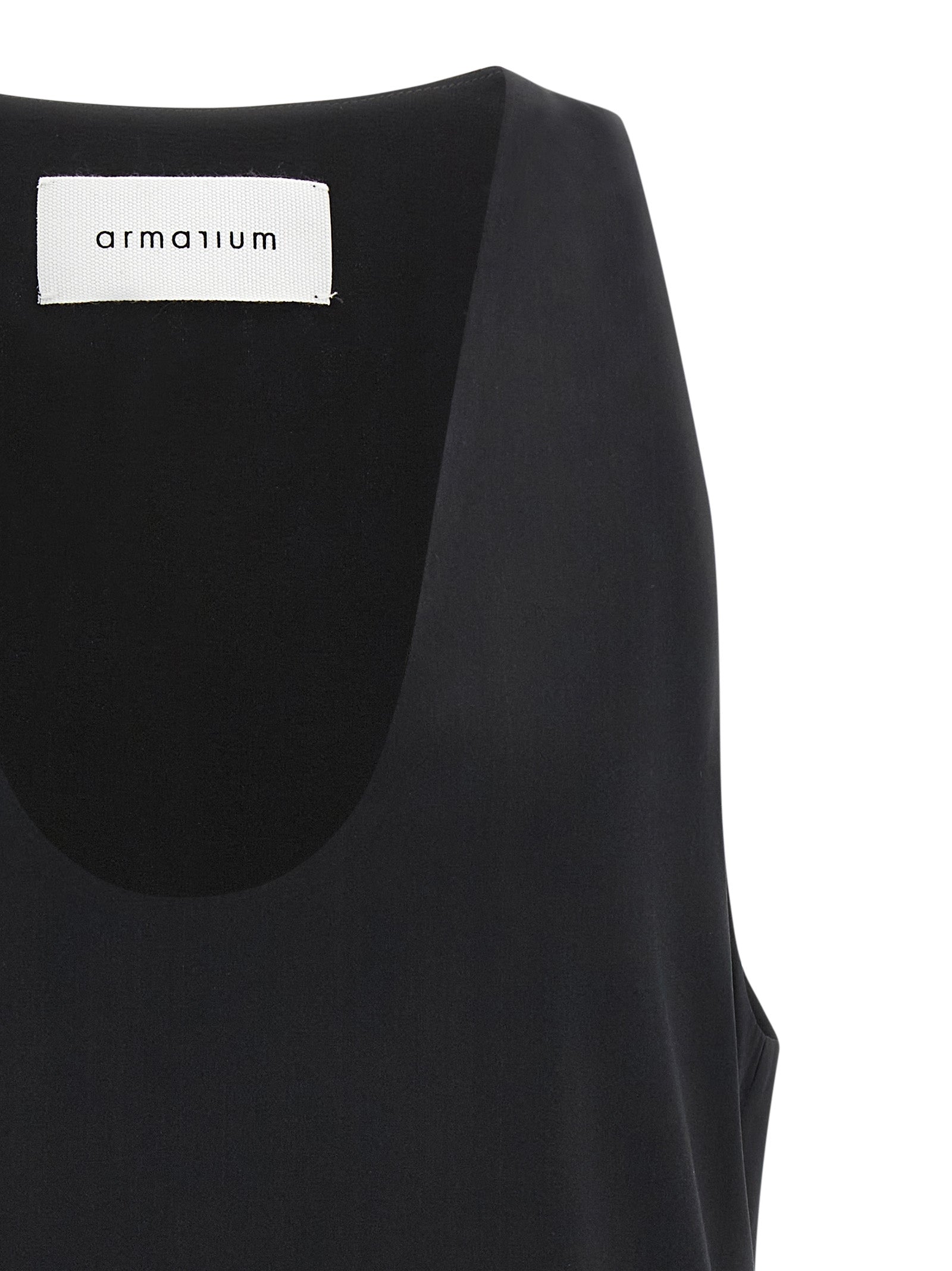 Armarium Schwarze Seiden-Tanktops