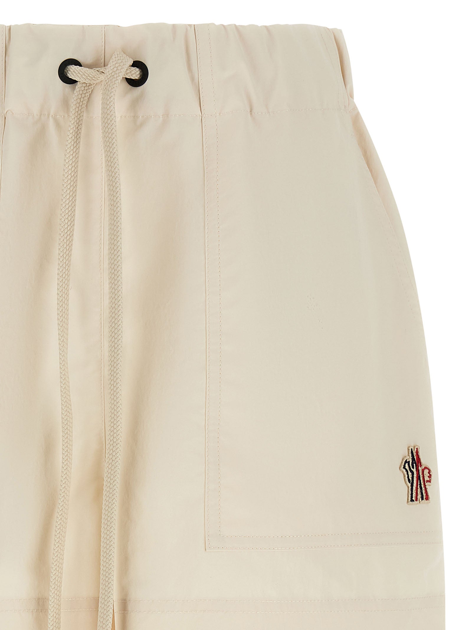 Moncler Grenoble Weiße Bermuda-Shorts aus Polyester