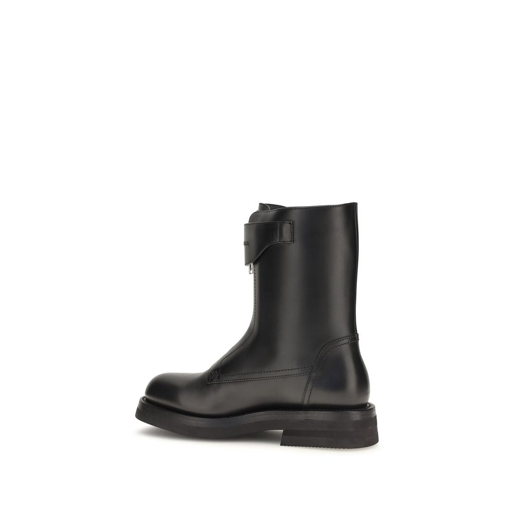 Alexander McQueen Schwarze Schnürstiefel aus Kalbsleder Bos Taurus
