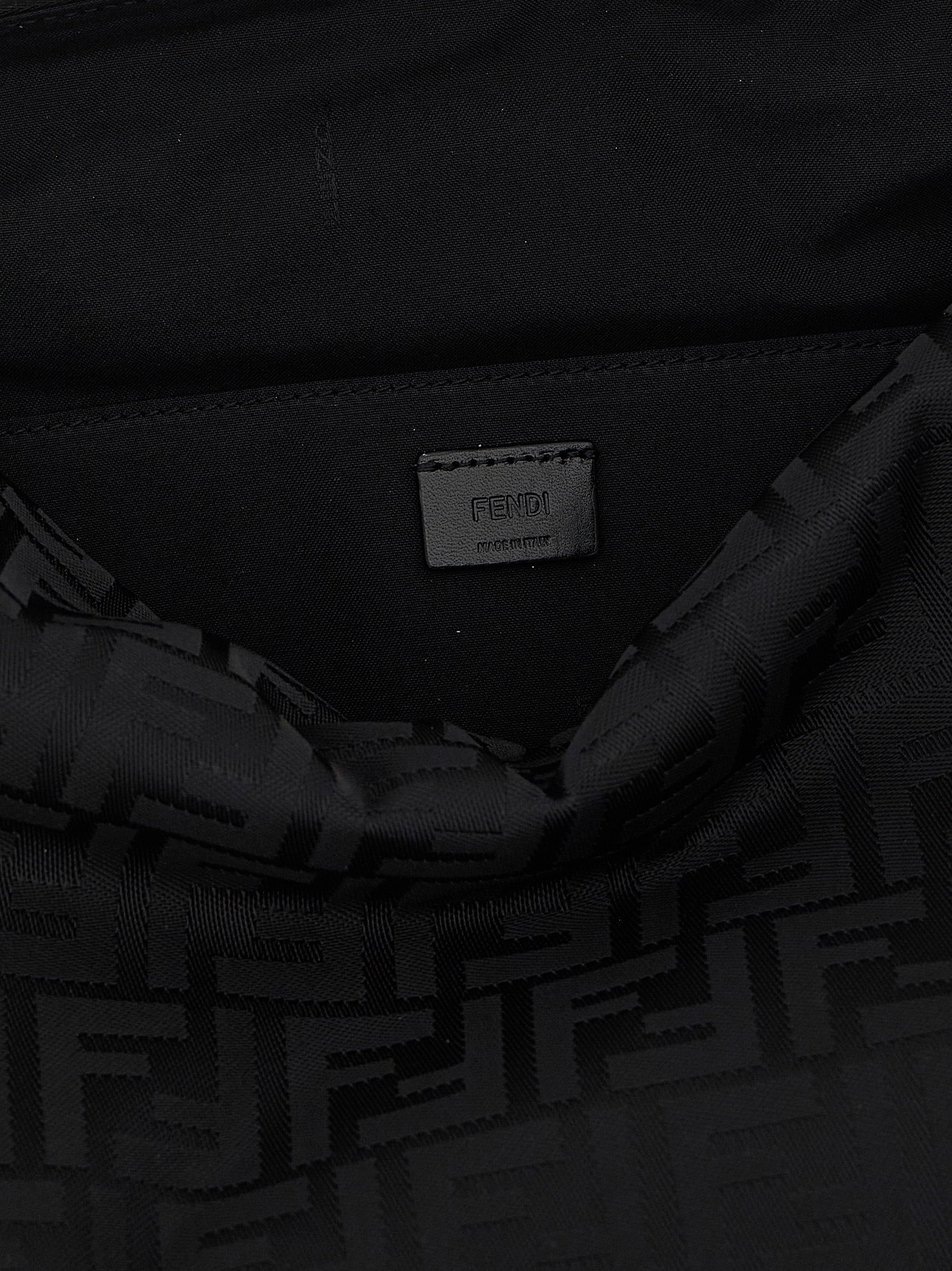 Fendi Schwarze Schultertasche aus Polyamid