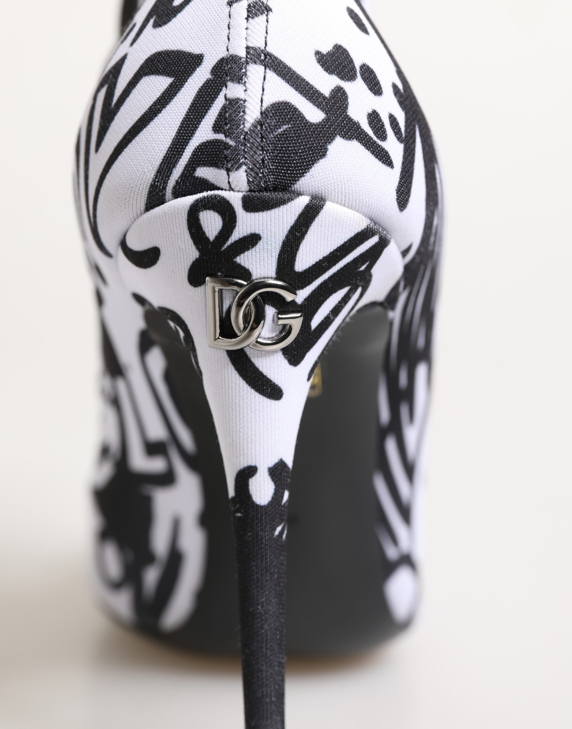 Dolce & Gabbana Weiße Stretch-Stiefeletten mit Graffiti-Print