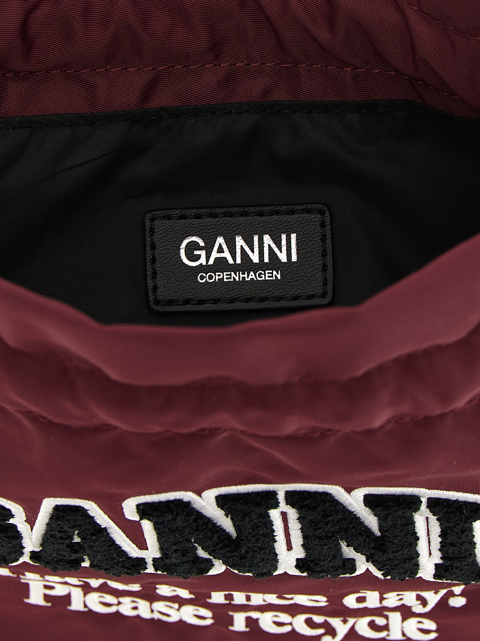 Ganni Clutch Bag aus recyceltem Polyamid in Bordeaux