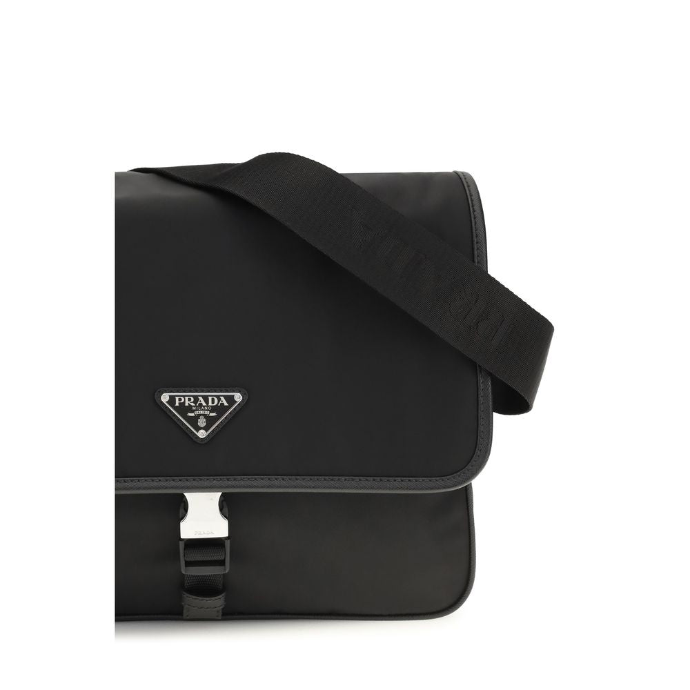 Prada Schwarze Schultertasche aus recyceltem Polyamid