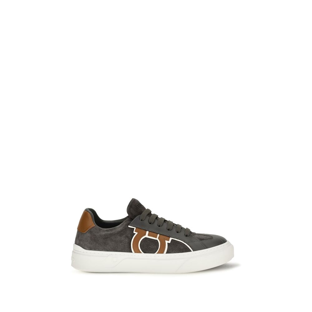 Ferragamo Graue Wildleder-Sneakers mit niedrigem Schaft