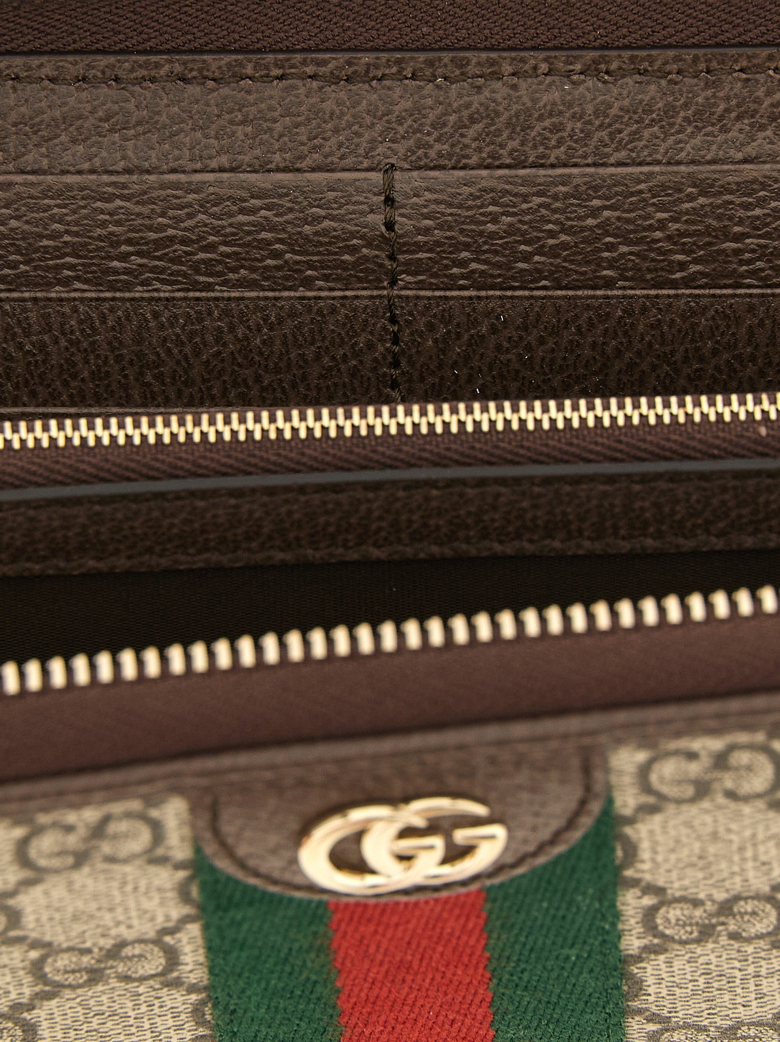 Gucci Brauner Kartenhalter aus Polyethylen