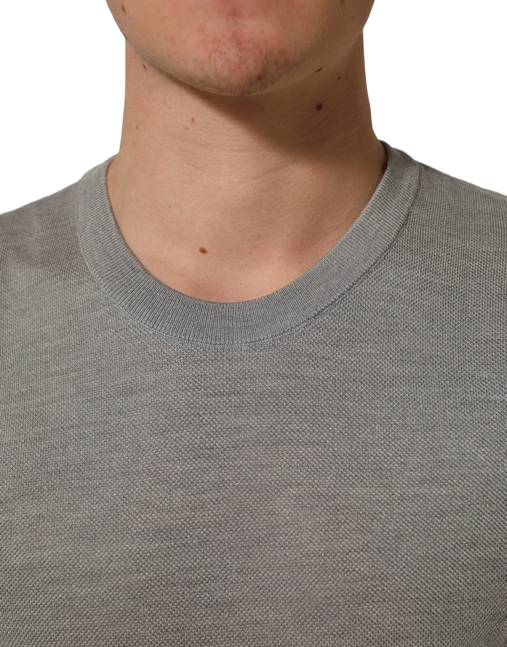 Dolce & Gabbana Graues Seiden-T-Shirt mit Rundhalsausschnitt und kurzen Ärmeln