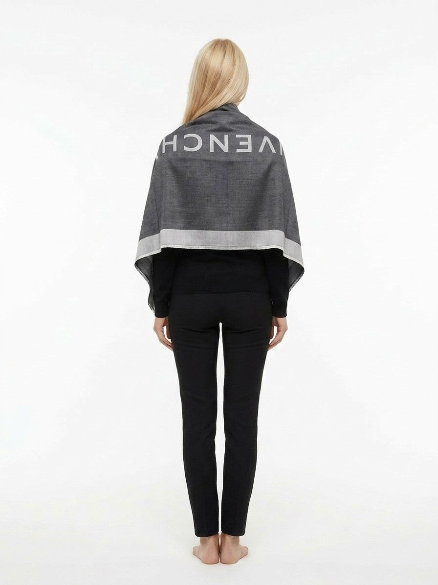 Givenchy Grauer Seidenschal