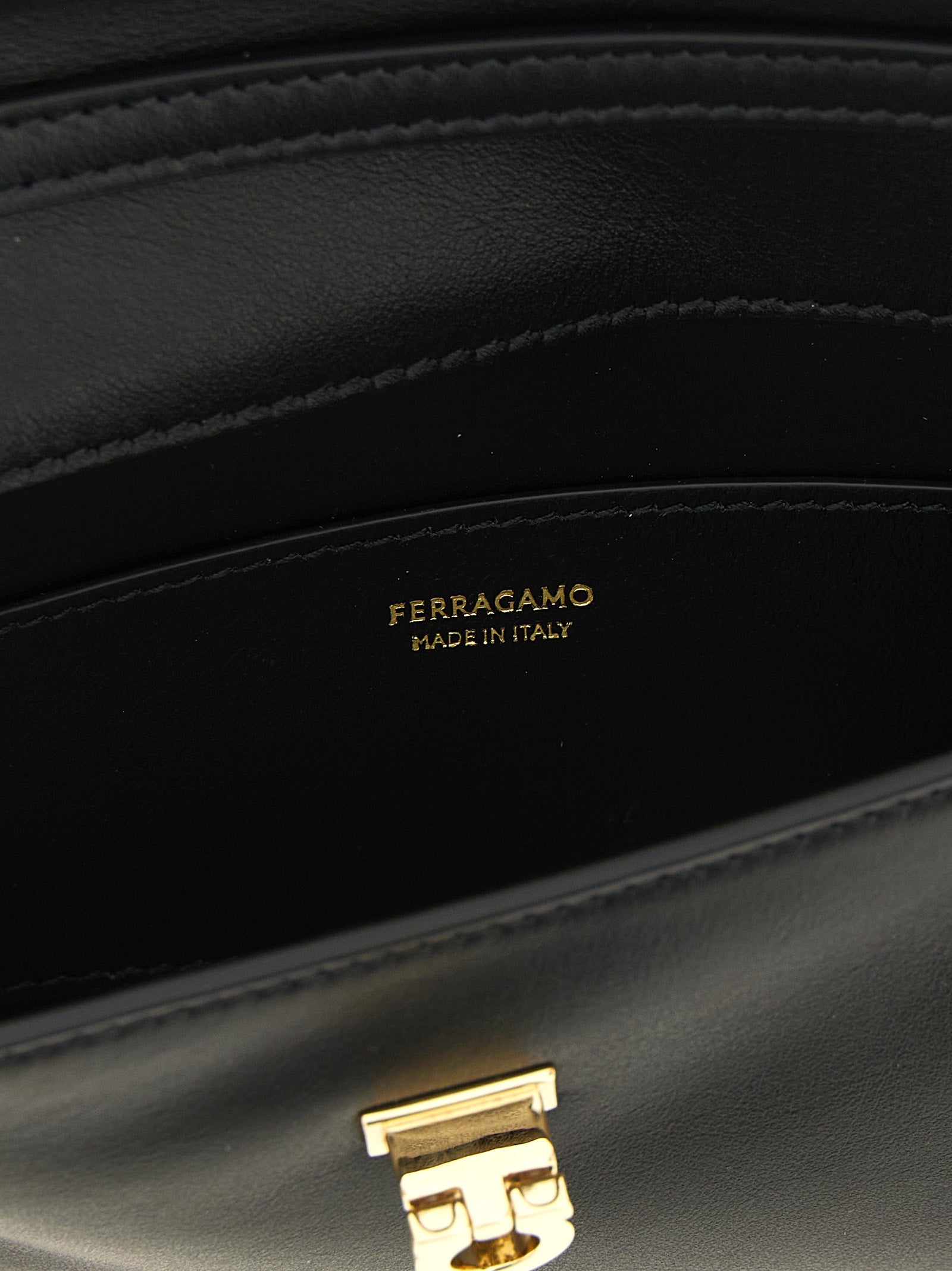 Ferragamo Schwarze Kalbsleder-Clutch