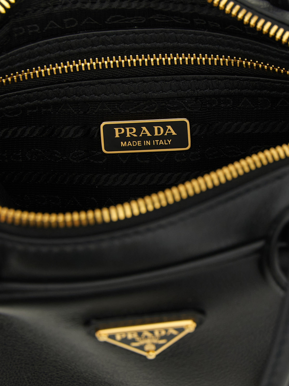 Prada Schwarze Kalbsleder-Handtasche