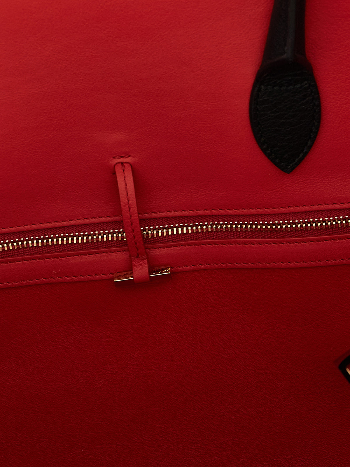 Ferragamo Schwarze Kalbsleder-Handtasche