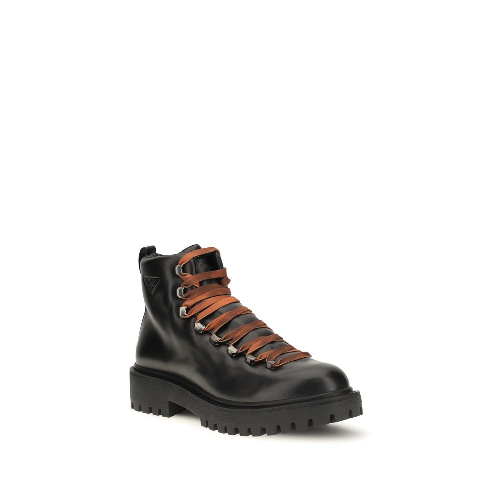 Prada Schwarze Schnürstiefel aus Kalbsleder Bos Taurus