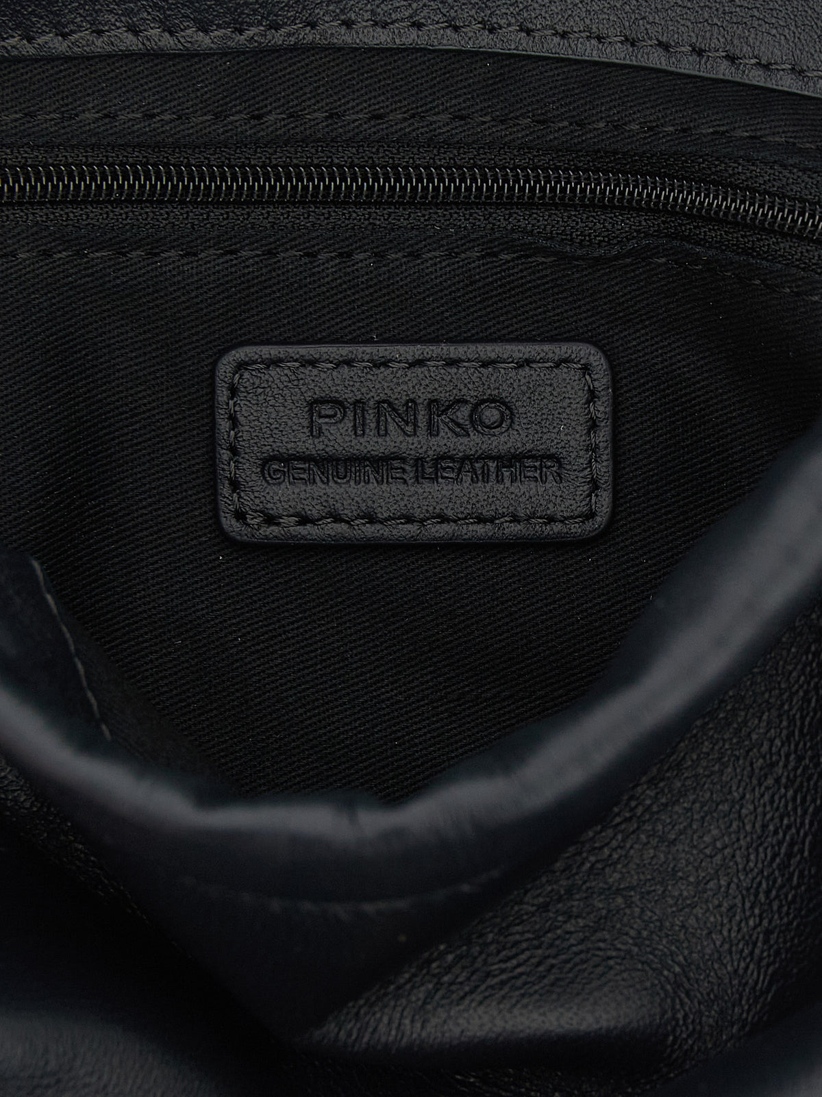 PINKO Schultertasche aus blauem Lammleder