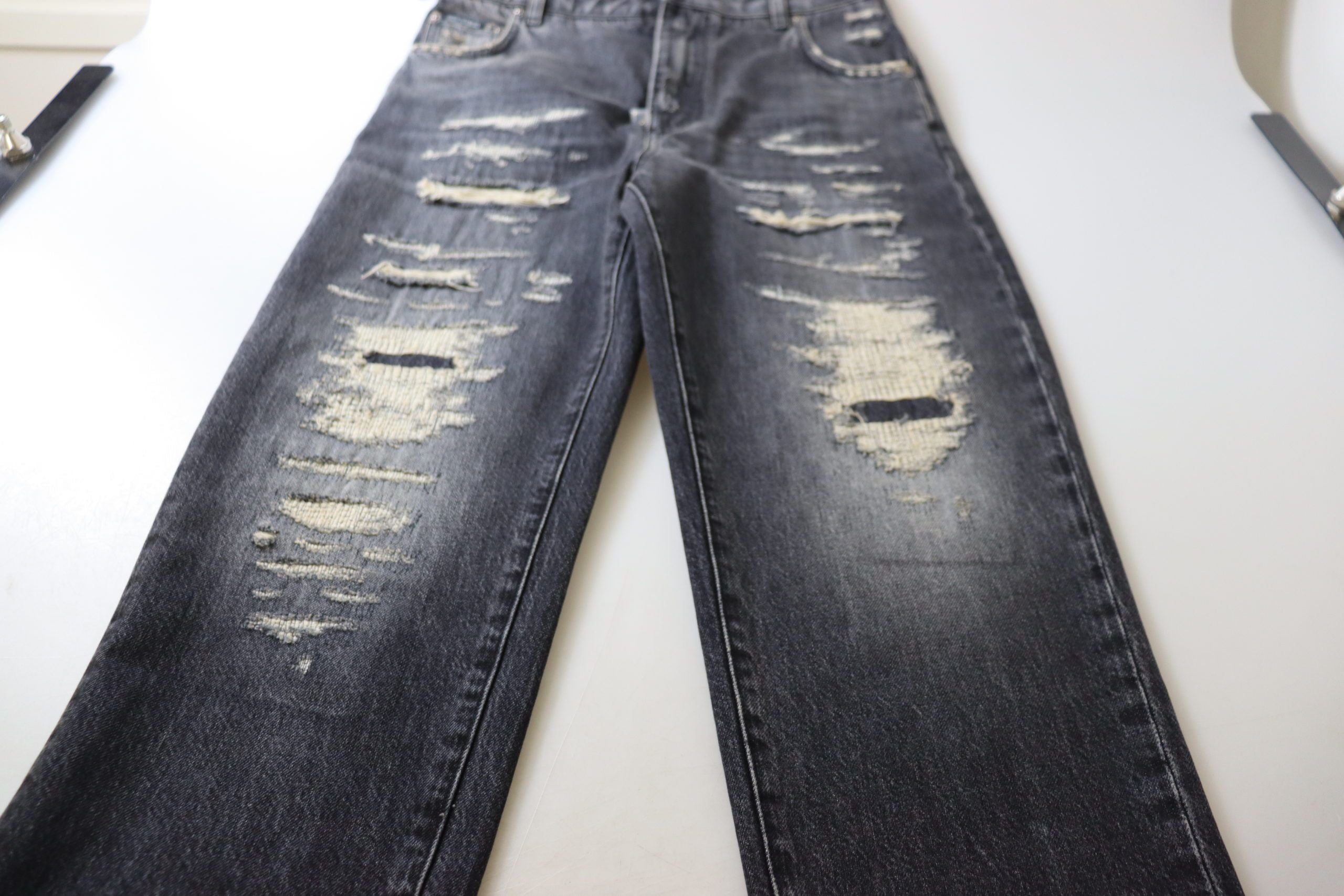 Dolce & Gabbana Schwarze verwaschene, zerfledderte Denim-Jeans mit hoher Taille