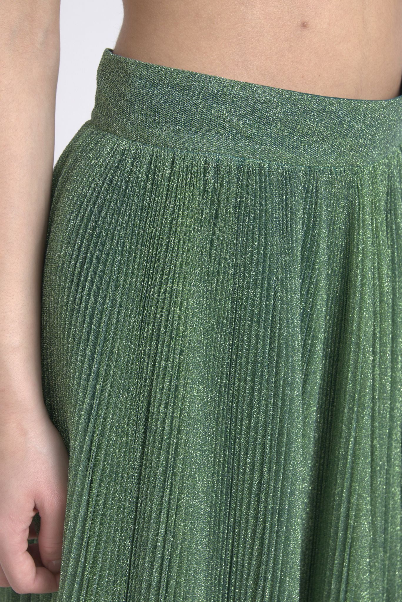 Dolce & Gabbana Grüner Metallic-Faltenrock mit hoher Taille und Faltenwurf
