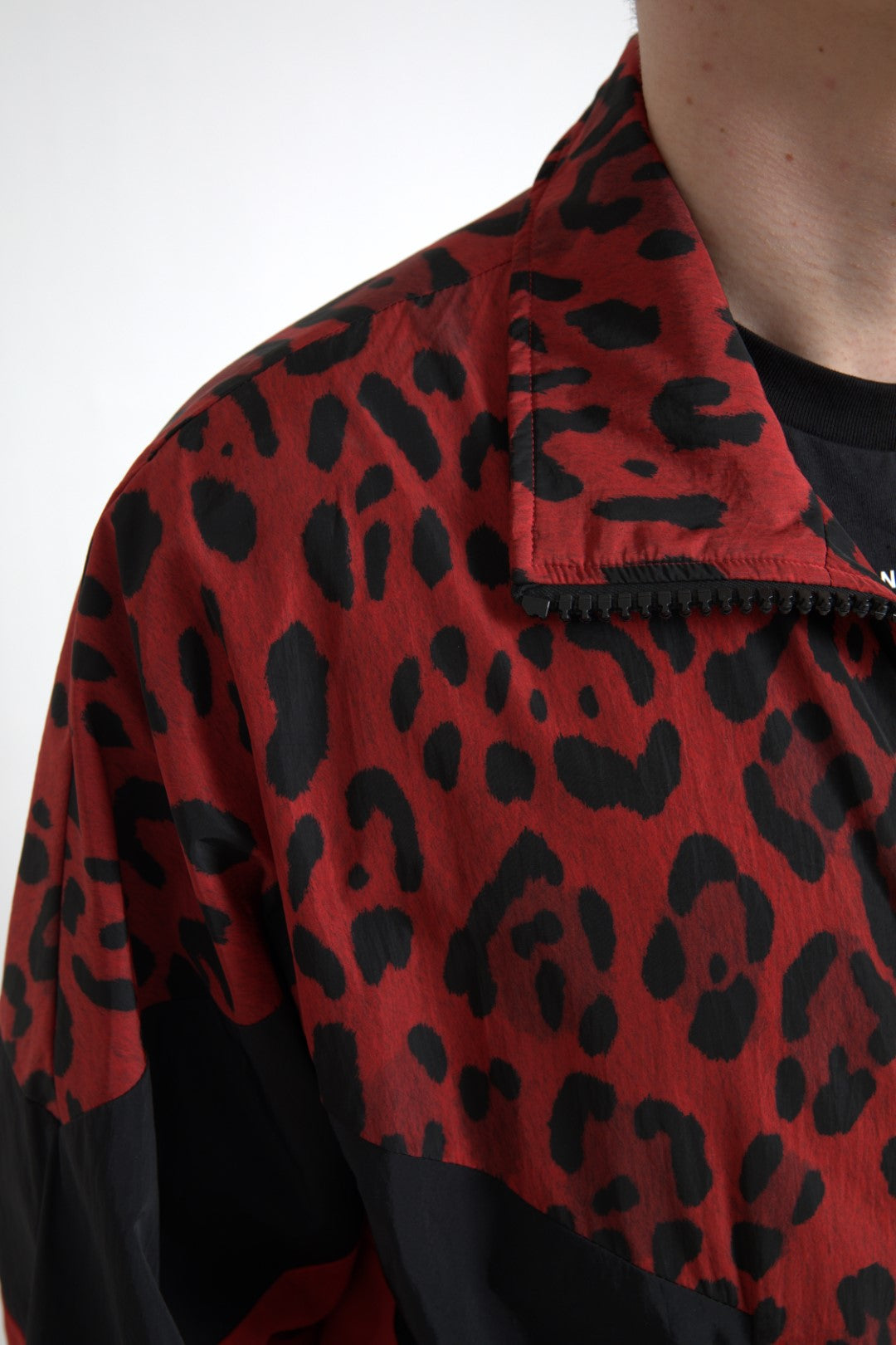 Dolce & Gabbana Roter Leopard Nylon Pullover mit Reißverschluss