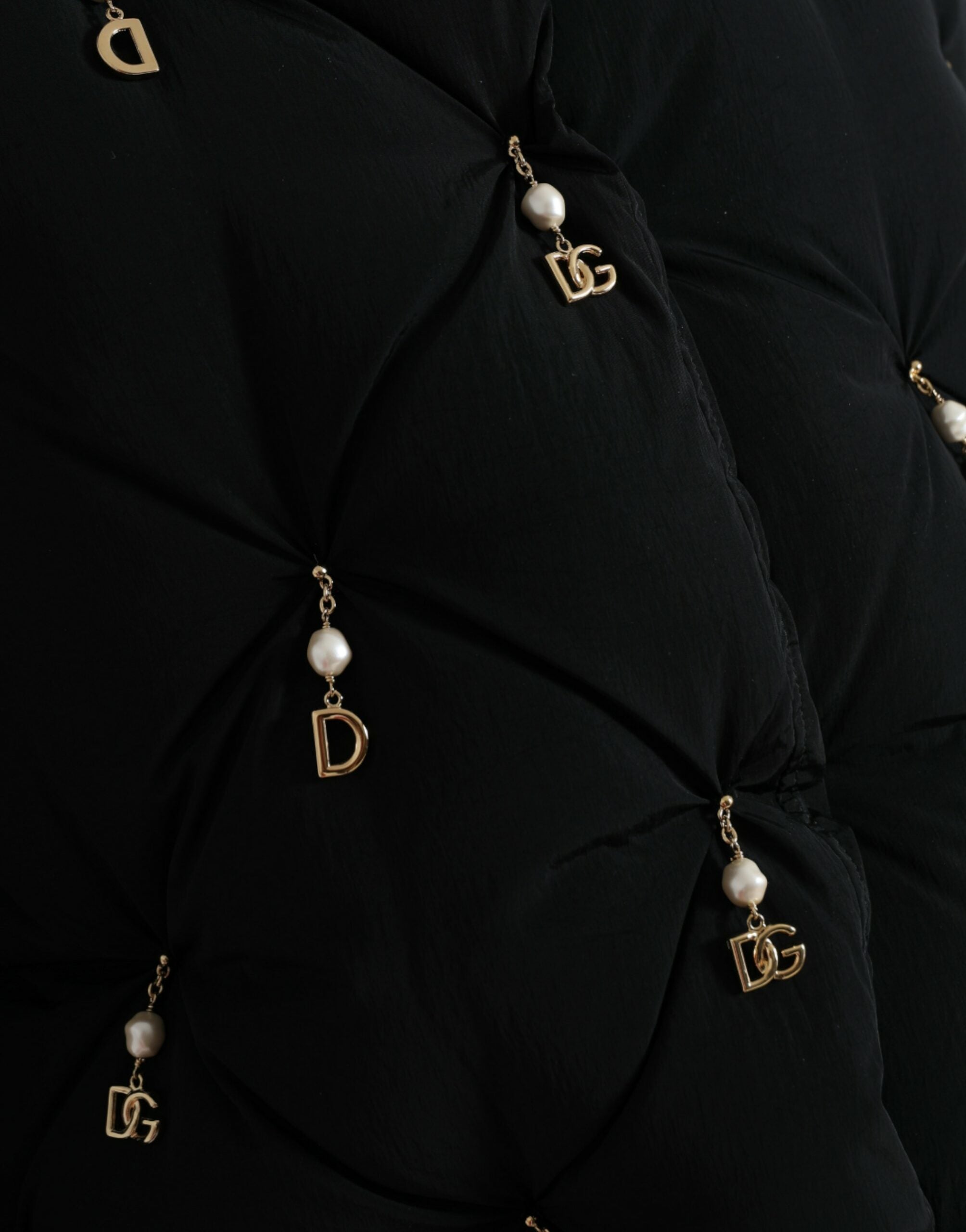 Dolce & Gabbana Schwarze Bomberjacke aus gestepptem Shell mit Verzierungen