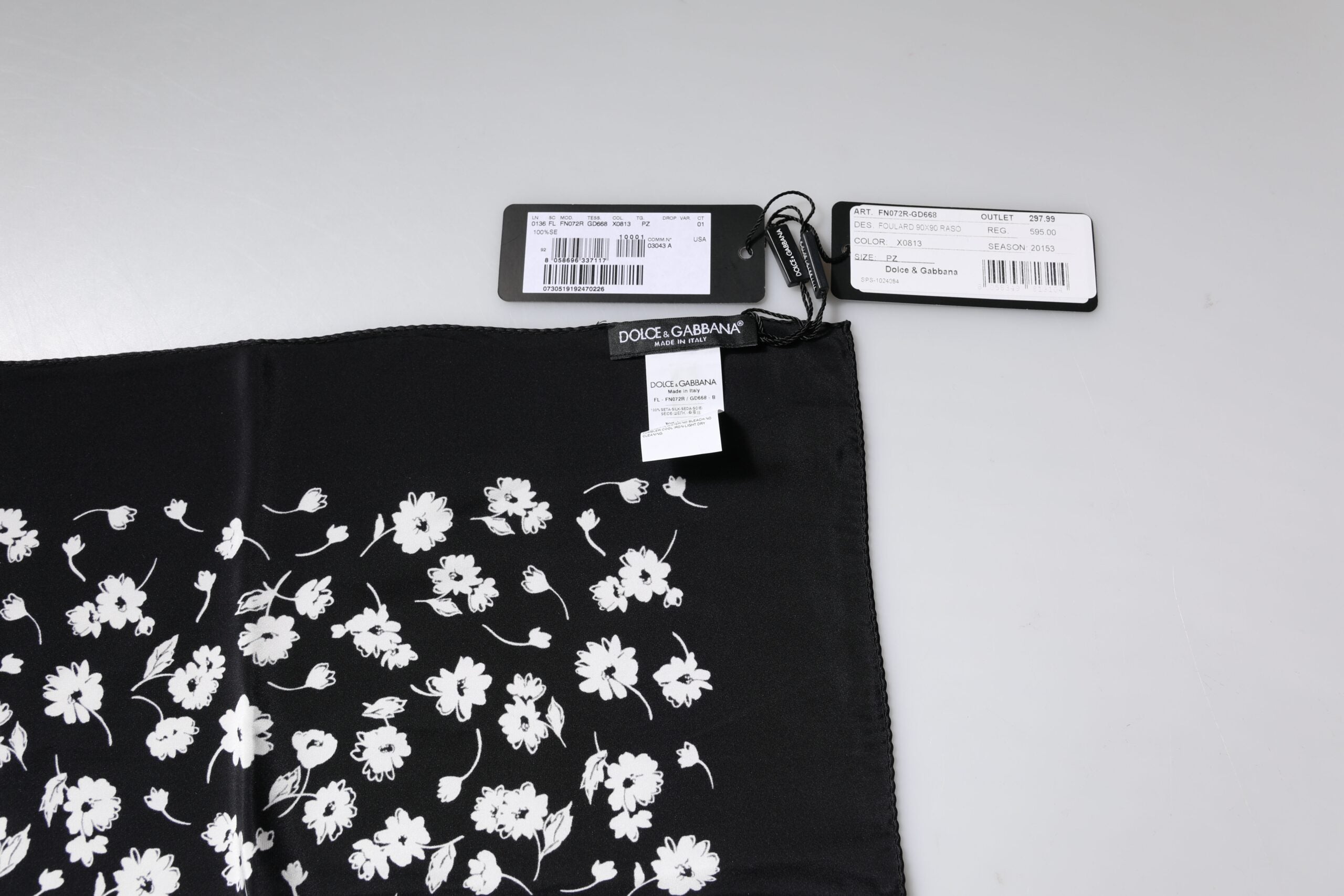 Dolce & Gabbana Schwarzer floraler Seidenschal mit quadratischem Umschlag