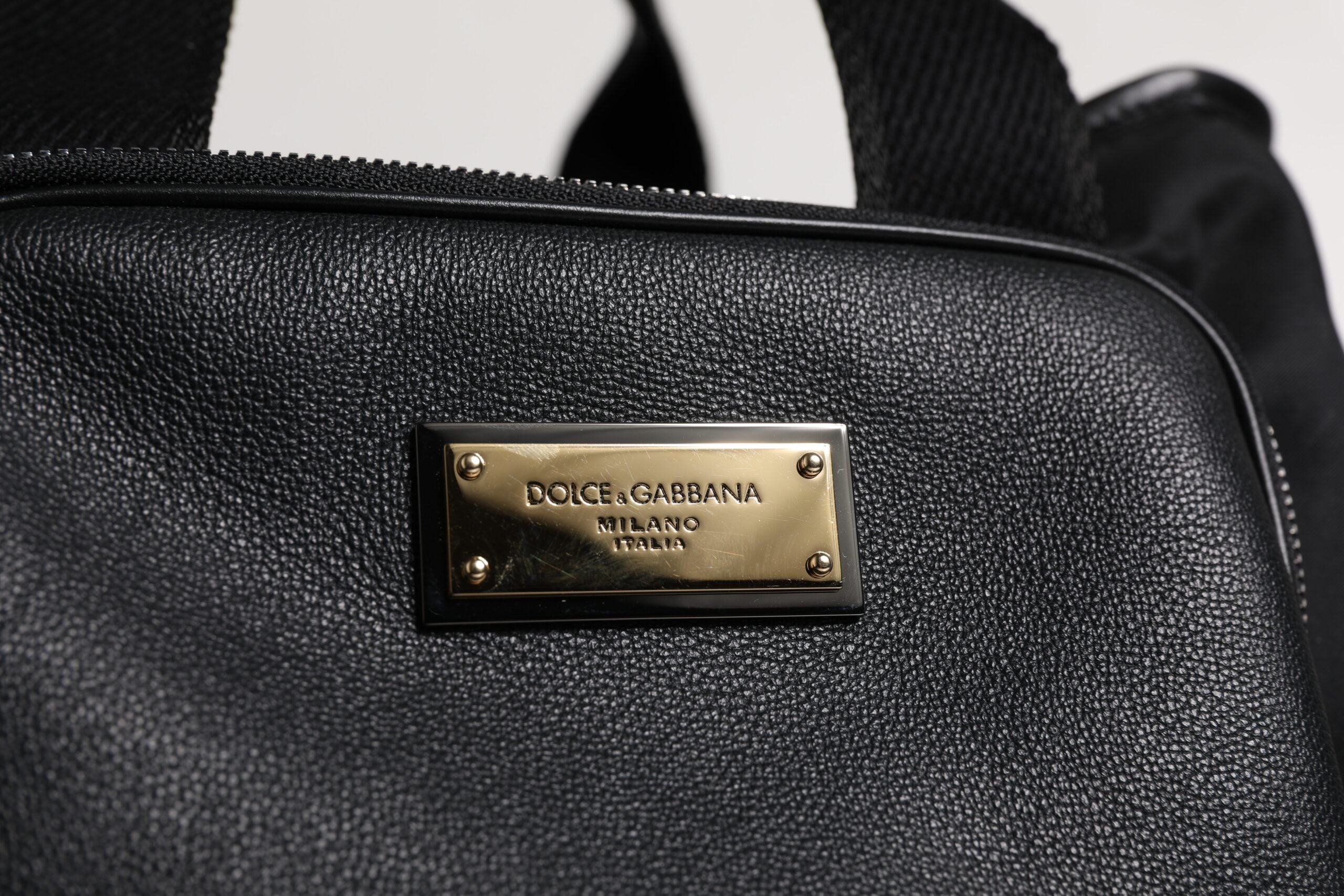 Dolce & Gabbana Schwarzer Schultergurt Pet Carry Logo Plaque Tasche