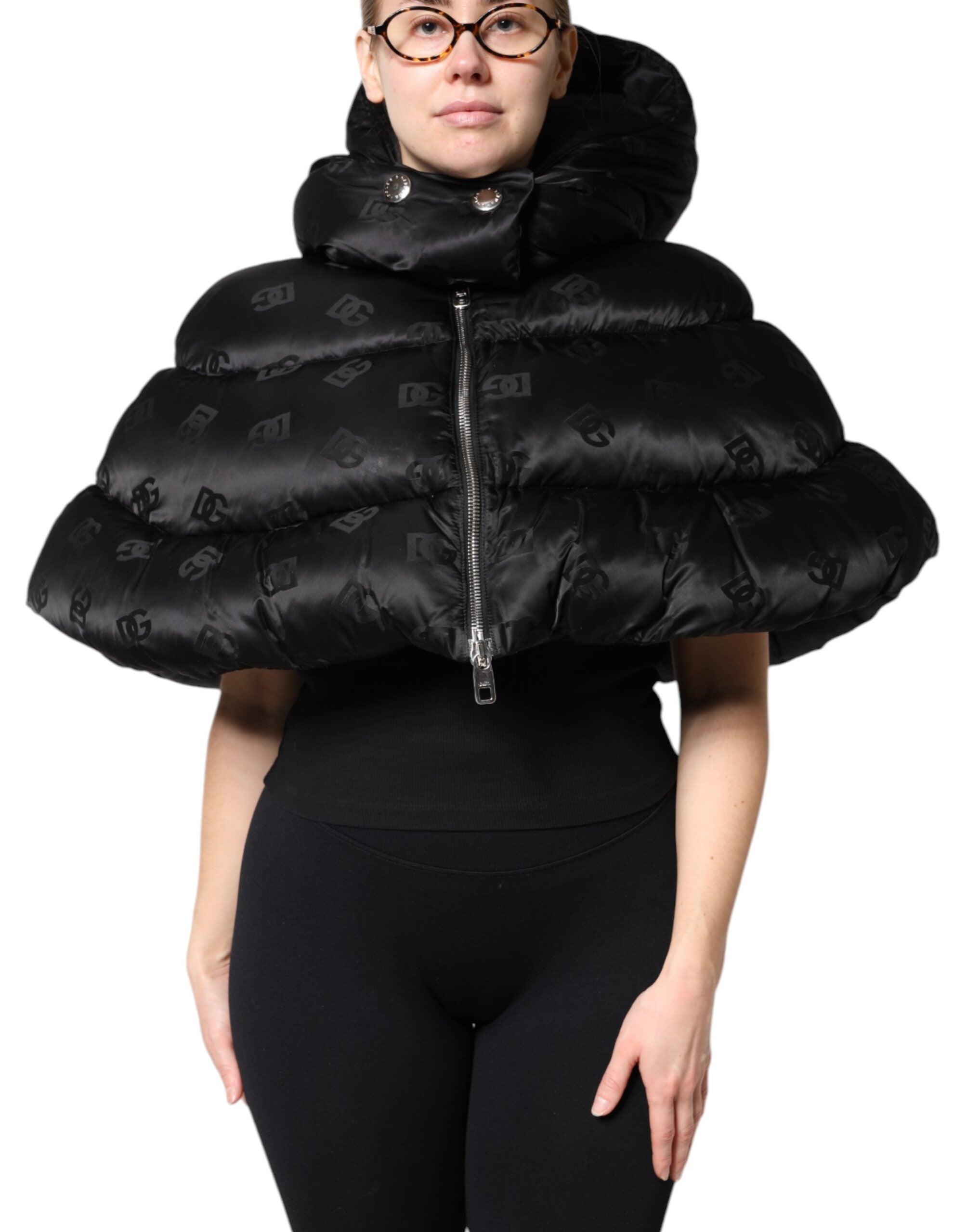Dolce & Gabbana Schwarze gepolsterte Kapuzenjacke mit durchgehendem Reißverschluss und Cropped Jacket