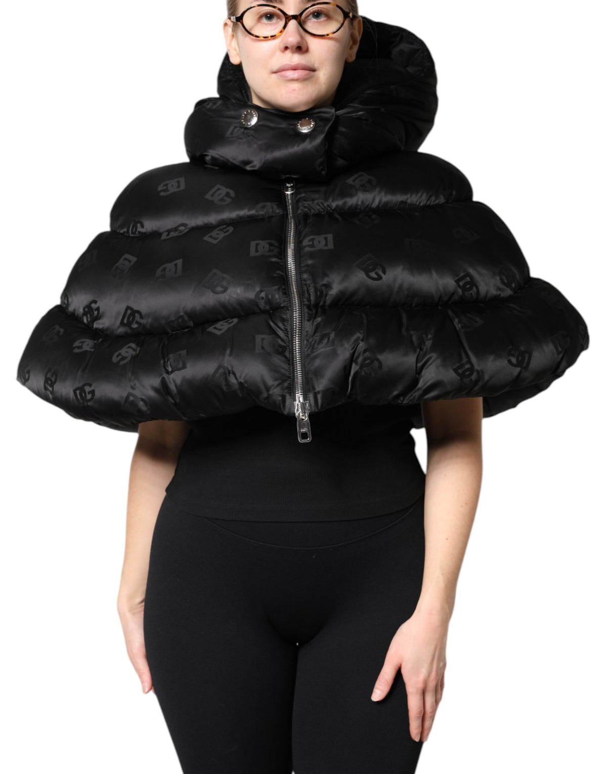 Dolce & Gabbana Schwarze gepolsterte Kapuzenjacke mit durchgehendem Reißverschluss und Cropped Jacket