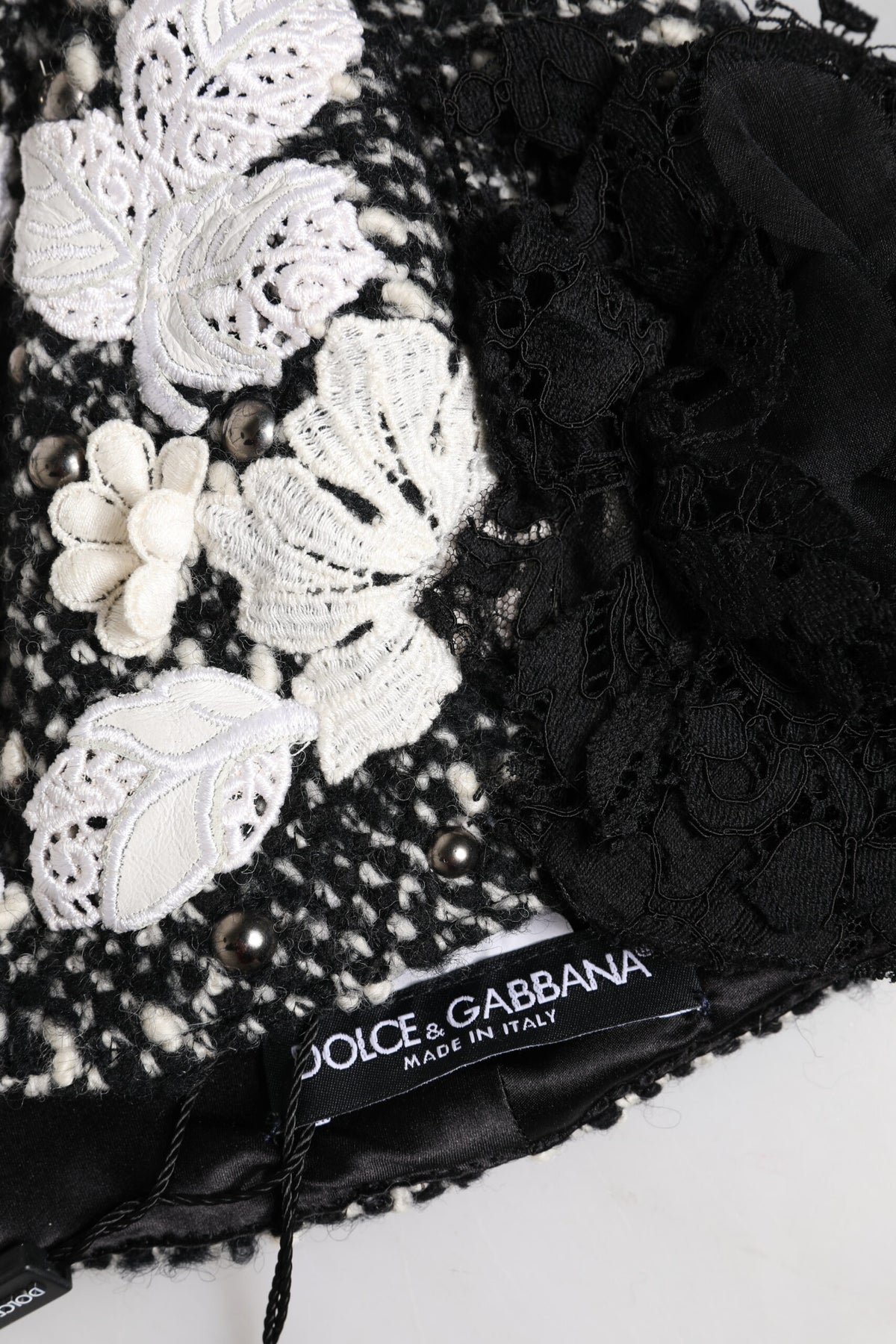 Dolce & Gabbana Cloche-Hut aus schwarzer Wolle mit weißer Blumenverzierung