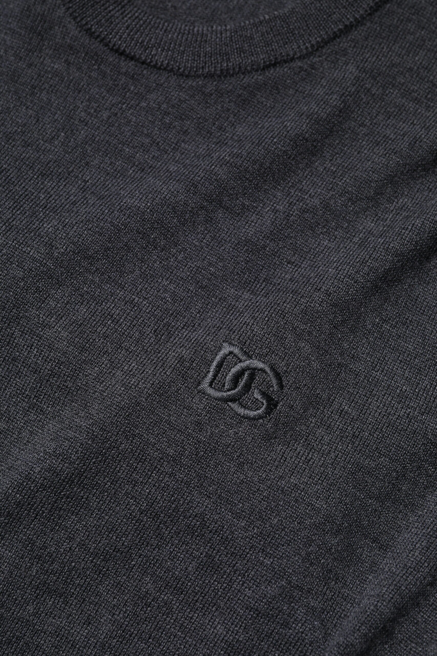 Dolce & Gabbana Grauer Woll-Logo-Strickpullover für Männer