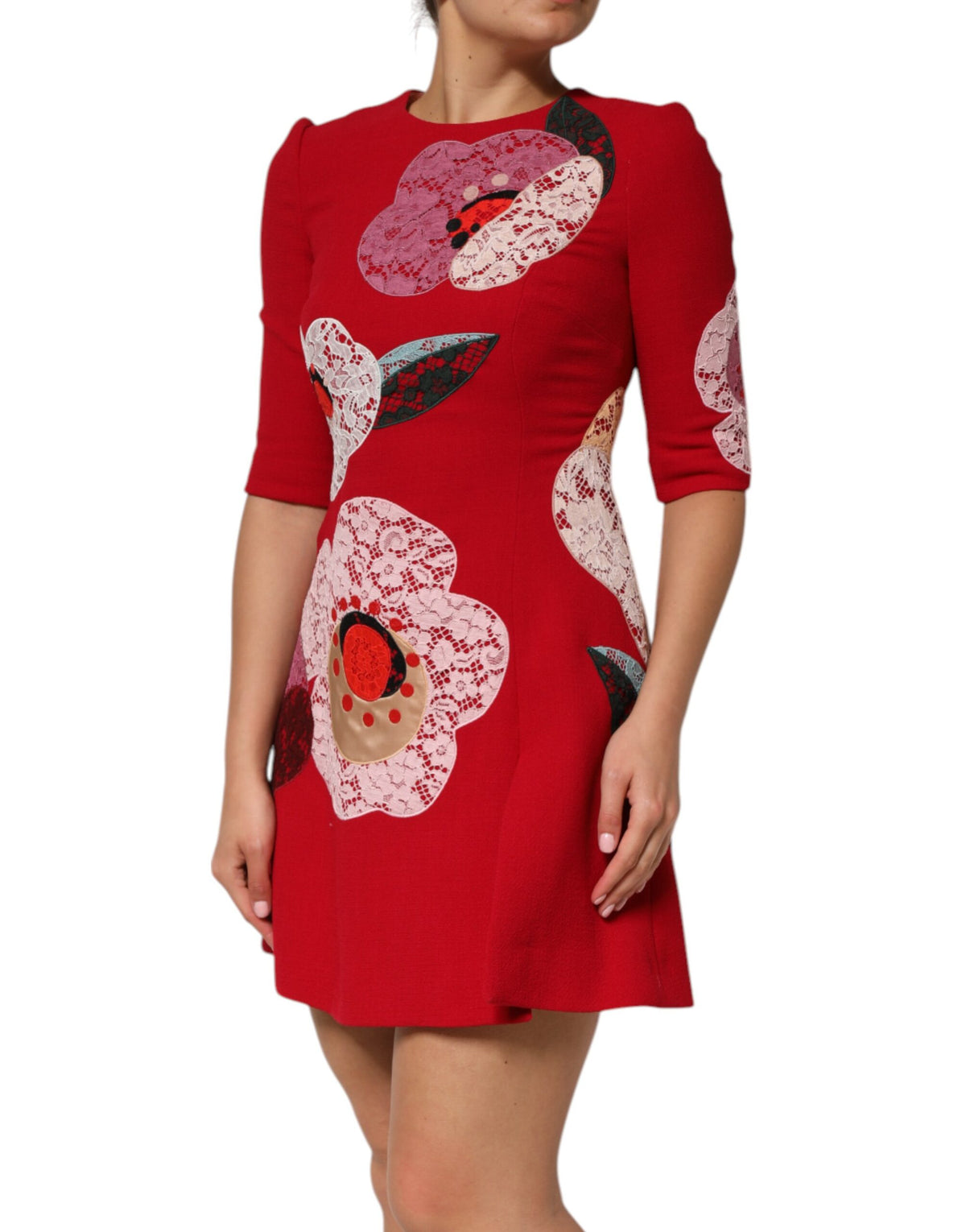Dolce & Gabbana Rotes Minikleid mit Blumenapplikationen aus Spitze und A-Linie