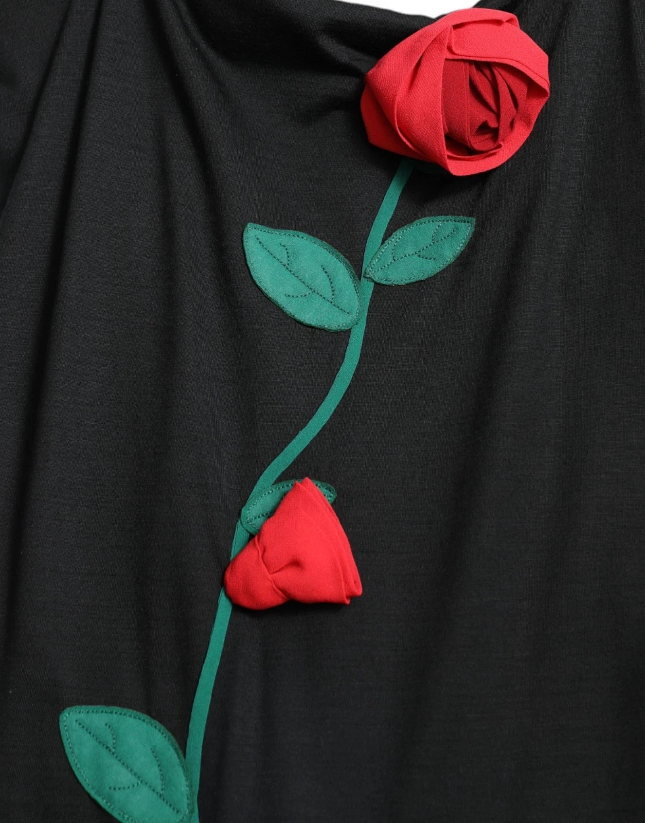 Dolce & Gabbana Schwarzes ärmelloses Kleid mit Rosenapplikationen aus Wolle