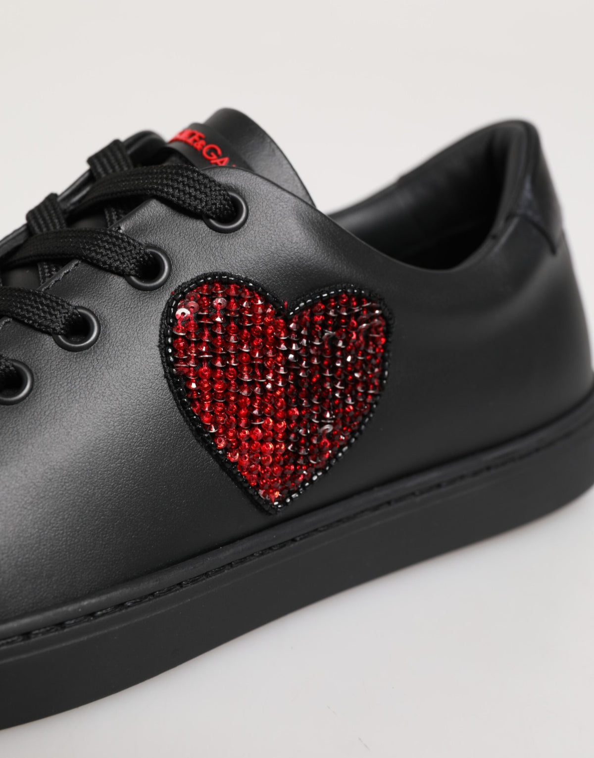 Dolce & Gabbana Schwarz Leder Crystal Heart Low Top Sneakers Schuhe