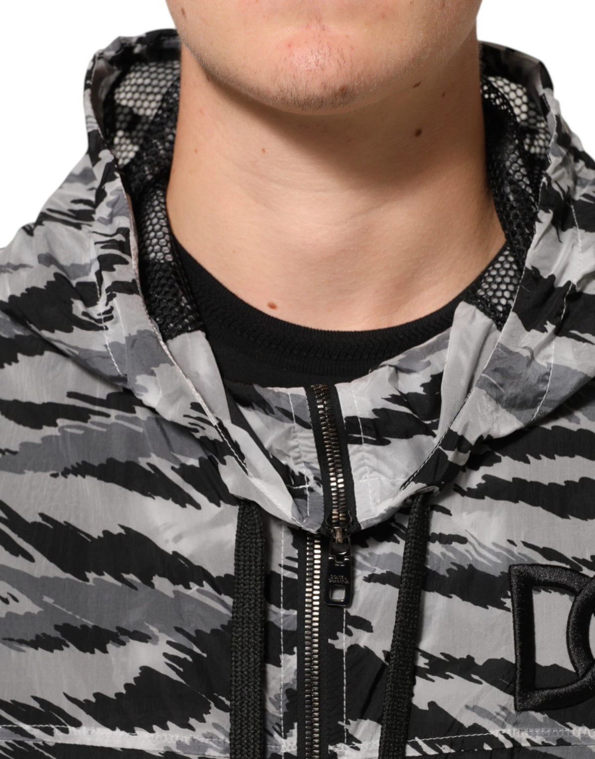 Dolce & Gabbana Graue Sweatshirt-Jacke mit Tarnmuster und Kapuze