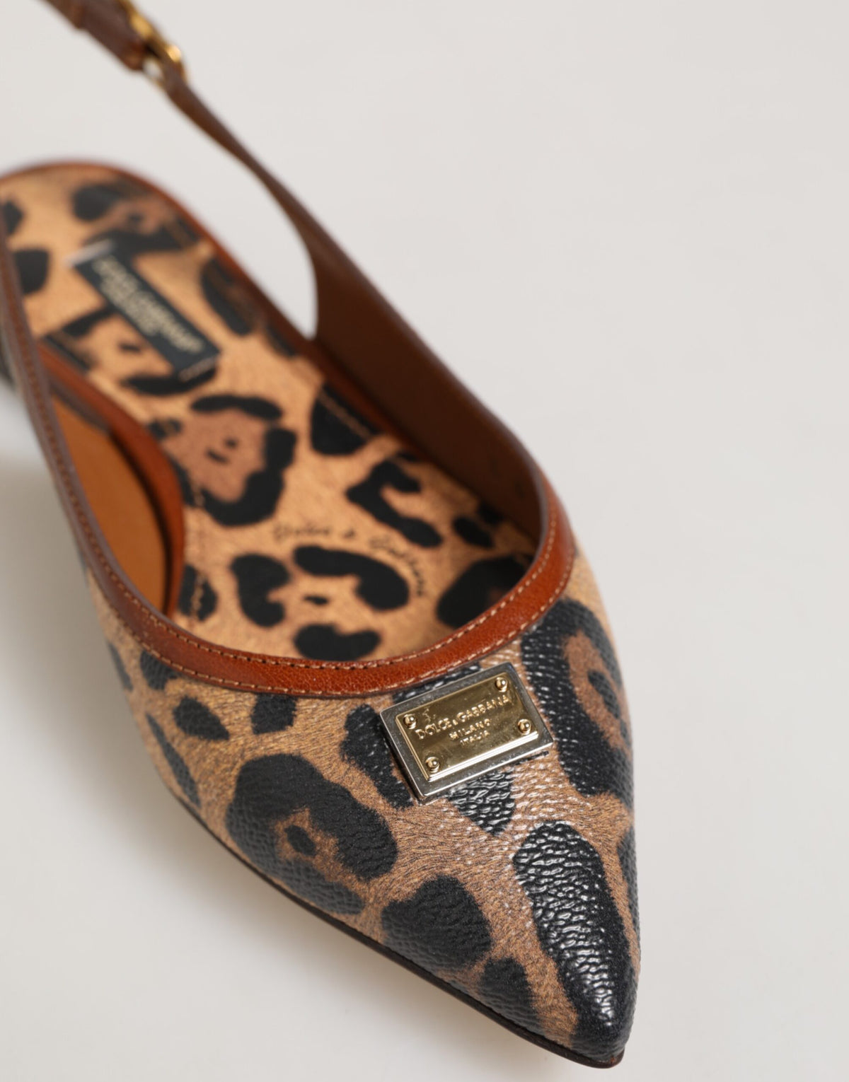 Dolce & Gabbana Braune Slingback-Ballerinas mit Leopardenmuster