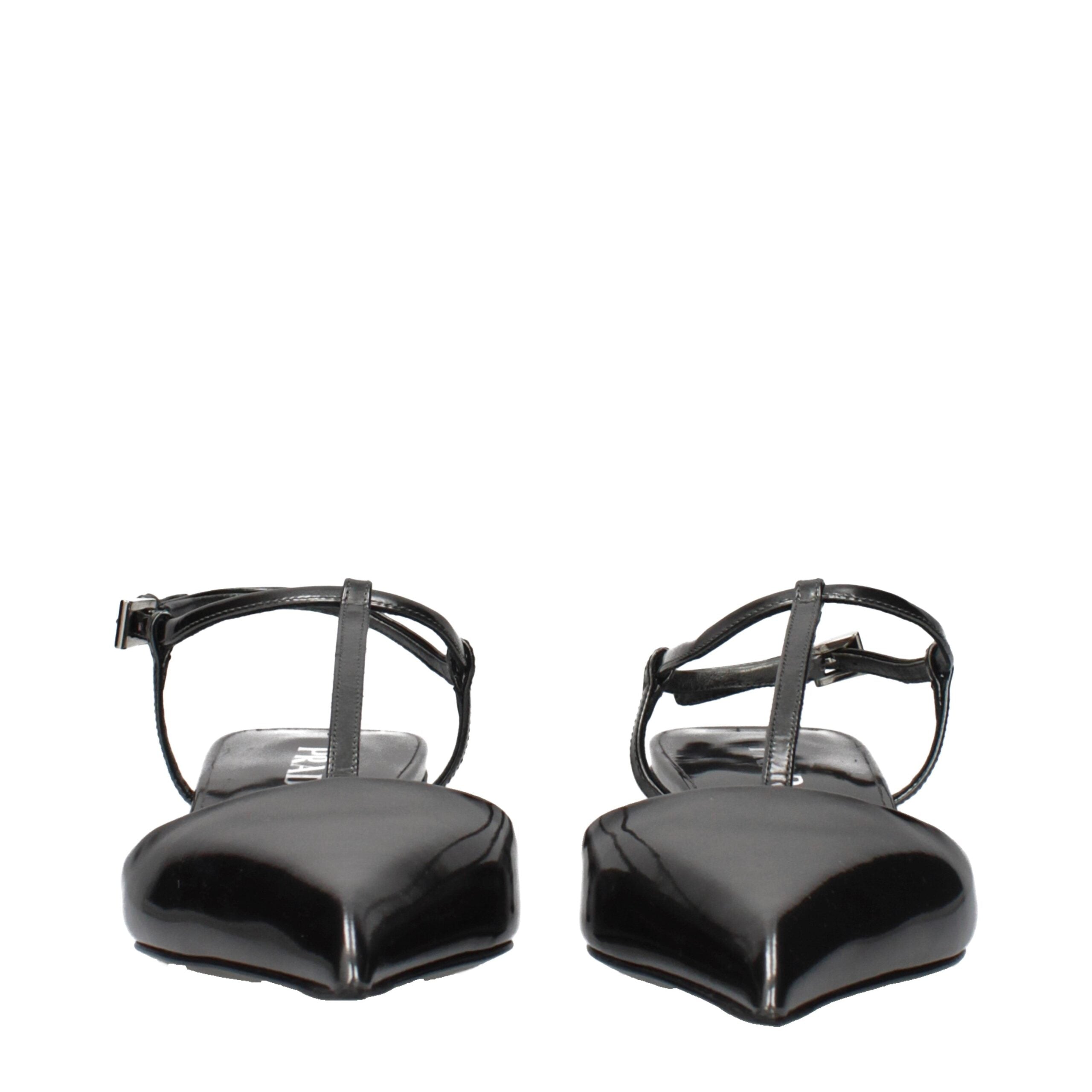 Prada Graue Leder-Sandalen mit flachem Absatz